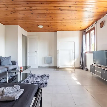 Duplex Charme - 20 Min Paris & Proche Gare Stains
